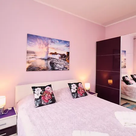 365, Steps From The Sea & Center, Free Street Parking * Опатия