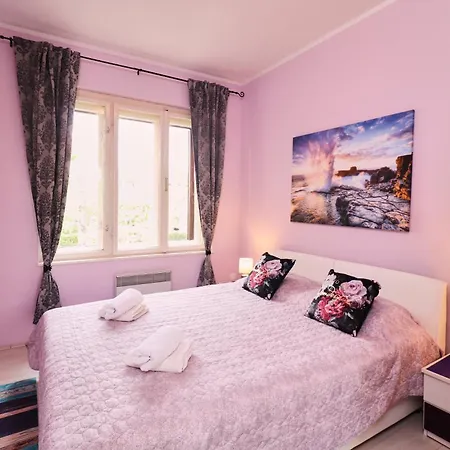 Lejlighed 365, Steps From The Sea & Center, Free Street Parking *