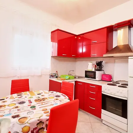 Lejlighed 365, Steps From The Sea & Center, Free Street Parking *