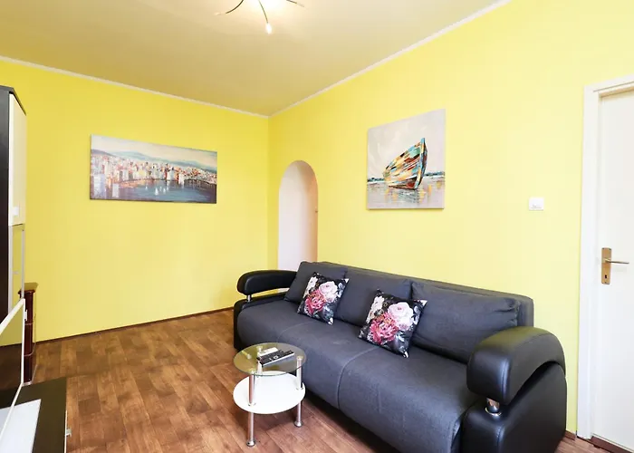 شقة 365, Steps From The Sea & Center, Free Street Parking أوباتيا