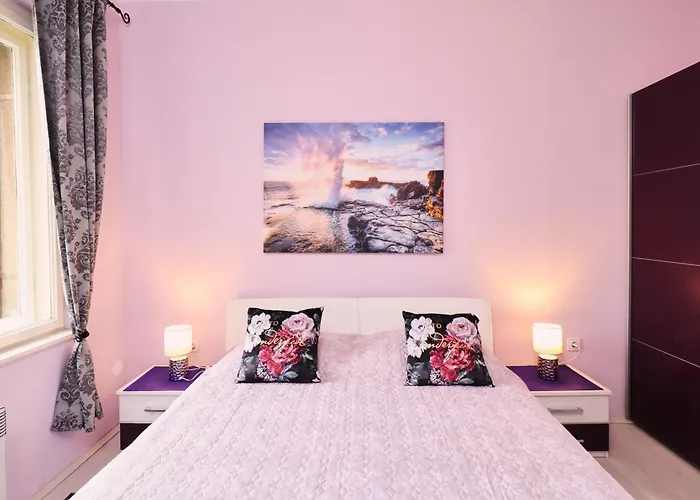 شقة 365, Steps From The Sea & Center, Free Street Parking