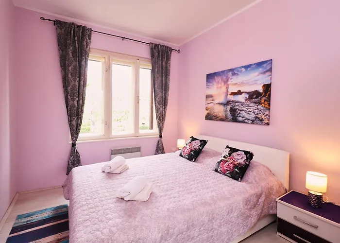 شقة 365, Steps From The Sea & Center, Free Street Parking *